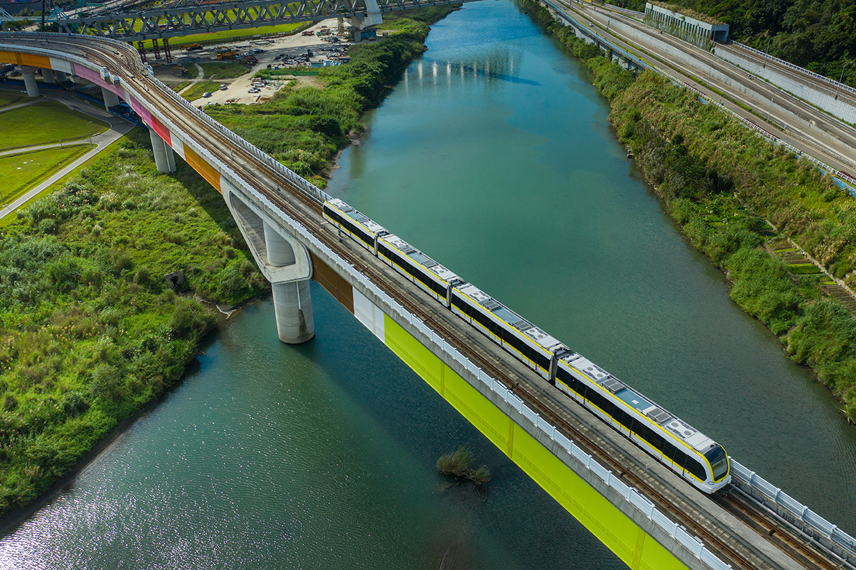 環狀線意象(列車行駛-行人進出站) _002_AP_0